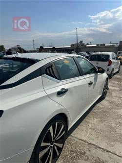 نيسان ألتيما